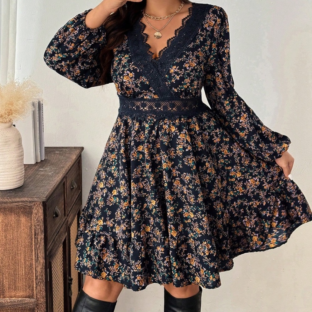 Plus Floral Print Lace V neck Long sleeve Ruffle Hem dress - Picture 4 of 7